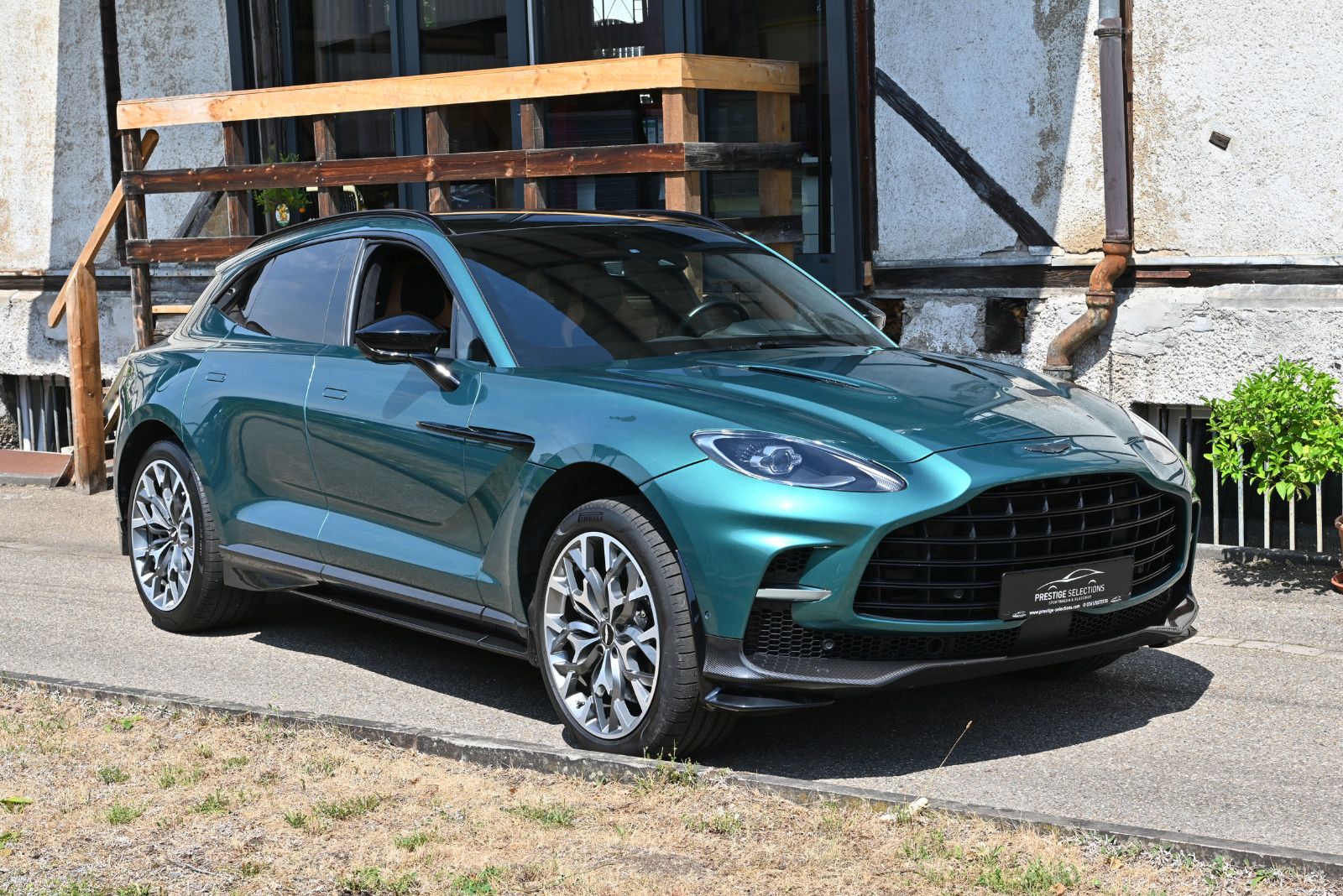 ASTON MARTIN